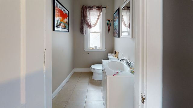 48 South Crescent Circuit 2, Boston, MA 02135