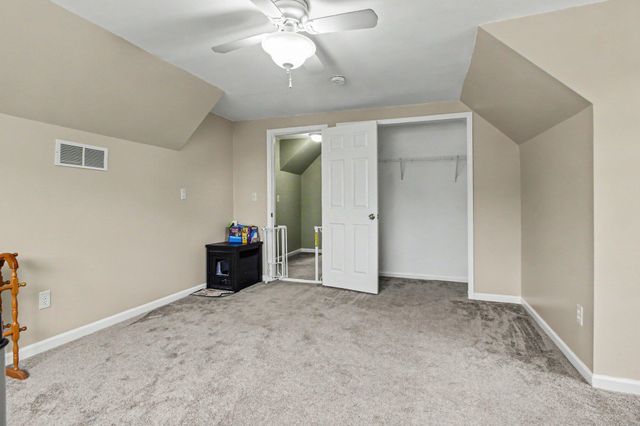 25286 Castlewood Drive, Trenton, MI 48183