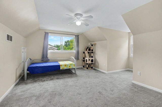25286 Castlewood Drive, Trenton, MI 48183