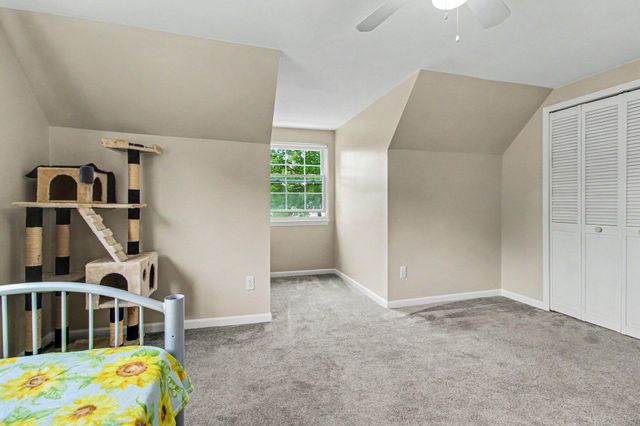 25286 Castlewood Drive, Trenton, MI 48183
