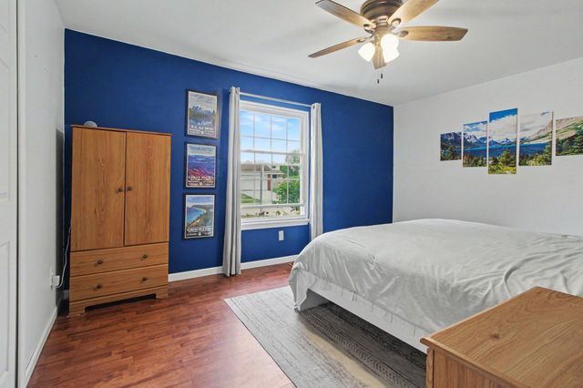 25286 Castlewood Drive, Trenton, MI 48183