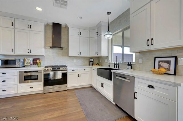 2700 Rue Montpellier Avenue, Henderson, NV 89044