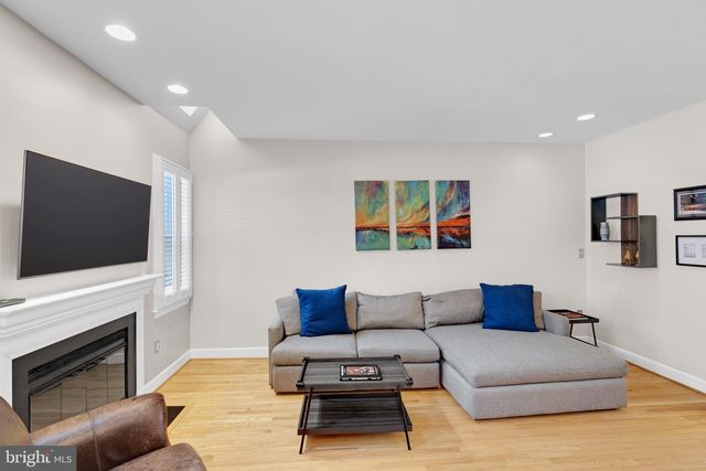 1465 HAMPTON HILL CIR, Mclean, VA 22101