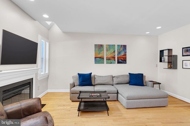 1465 HAMPTON HILL CIR, Mclean, VA 22101