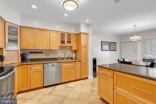 1465 HAMPTON HILL CIR, Mclean, VA 22101