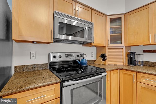 1465 HAMPTON HILL CIR, Mclean, VA 22101