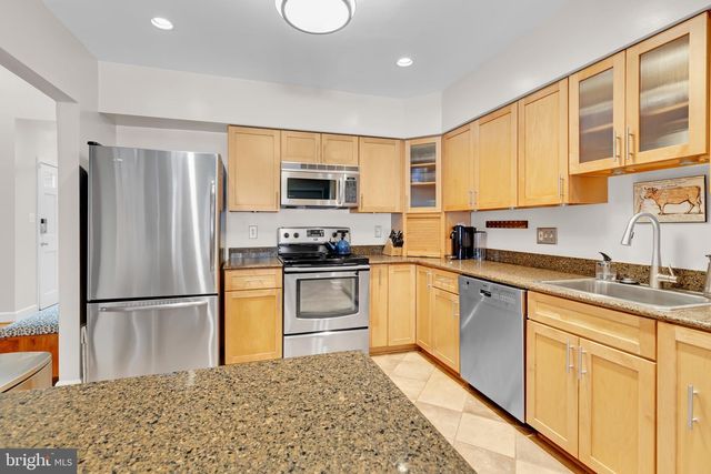 1465 HAMPTON HILL CIR, Mclean, VA 22101