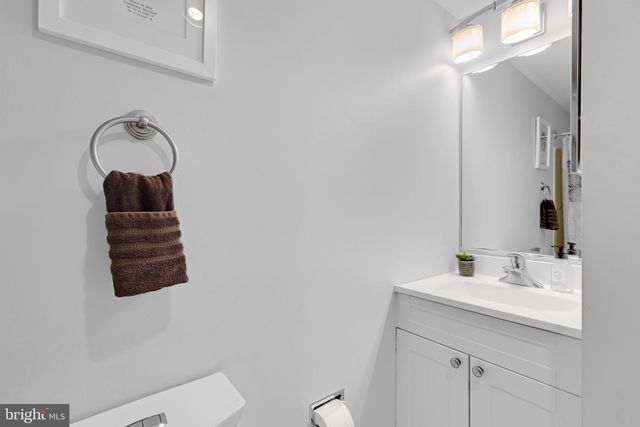 1465 HAMPTON HILL CIR, Mclean, VA 22101