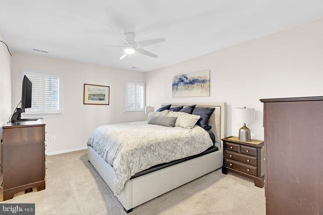 1465 HAMPTON HILL CIR, Mclean, VA 22101