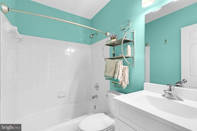 1465 HAMPTON HILL CIR, Mclean, VA 22101