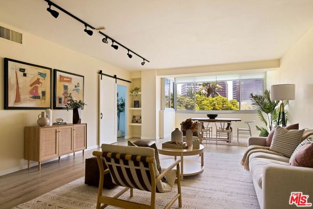969 Hilgard Avenue 307, Los Angeles, CA 90024