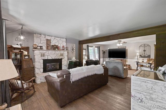 21069 Colony Church Road, Farmington, MO 63460
