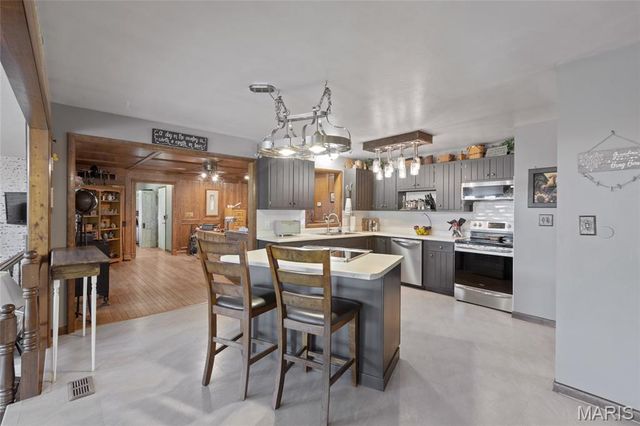 21069 Colony Church Road, Farmington, MO 63460