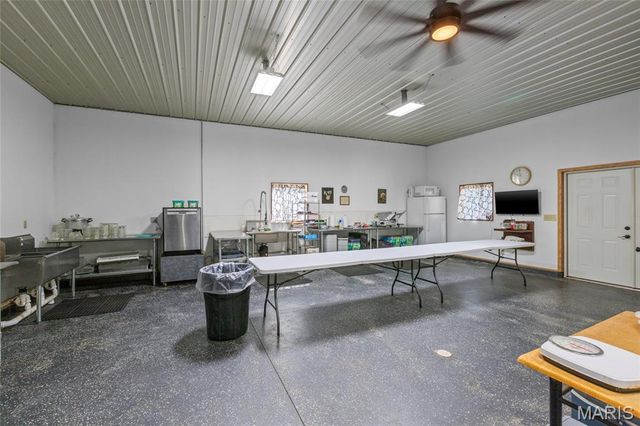 21069 Colony Church Road, Farmington, MO 63460