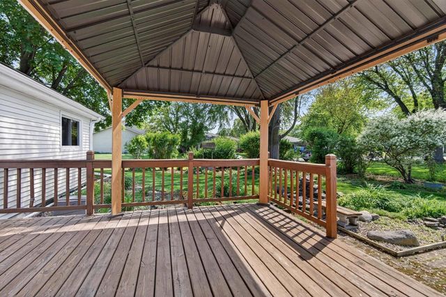 1000 DEERFIELD AVENUE, Menasha, WI 54952