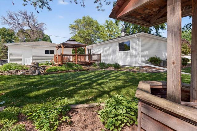 1000 DEERFIELD AVENUE, Menasha, WI 54952