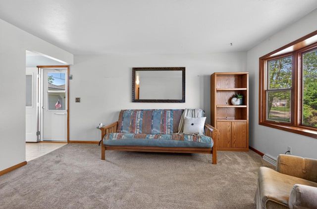 1000 DEERFIELD AVENUE, Menasha, WI 54952