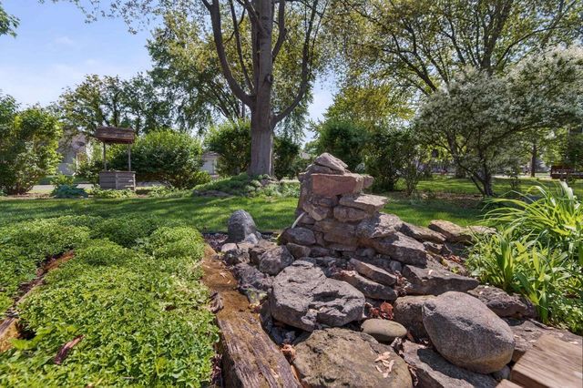 1000 DEERFIELD AVENUE, Menasha, WI 54952