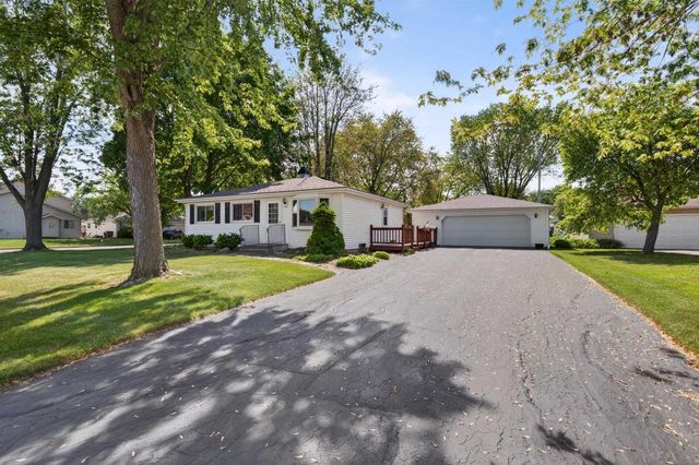 1000 DEERFIELD AVENUE, Menasha, WI 54952