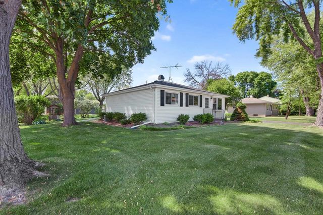 1000 DEERFIELD AVENUE, Menasha, WI 54952