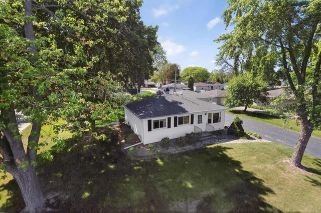 1000 DEERFIELD AVENUE, Menasha, WI 54952