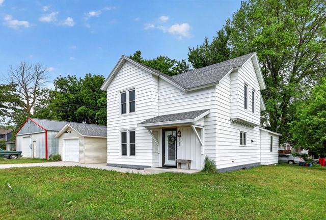 302 1st Street NW, Dodge Center, MN 55927