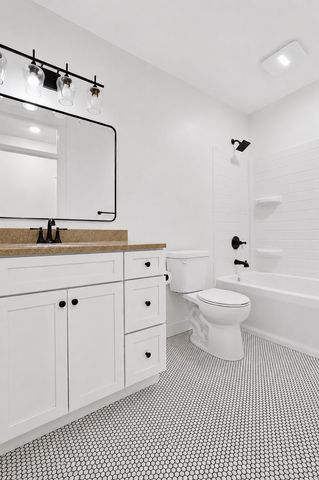 302 1st Street NW, Dodge Center, MN 55927
