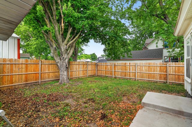 302 1st Street NW, Dodge Center, MN 55927