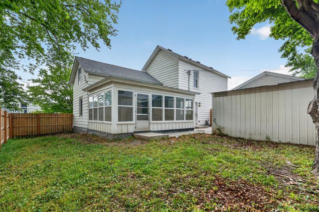 302 1st Street NW, Dodge Center, MN 55927
