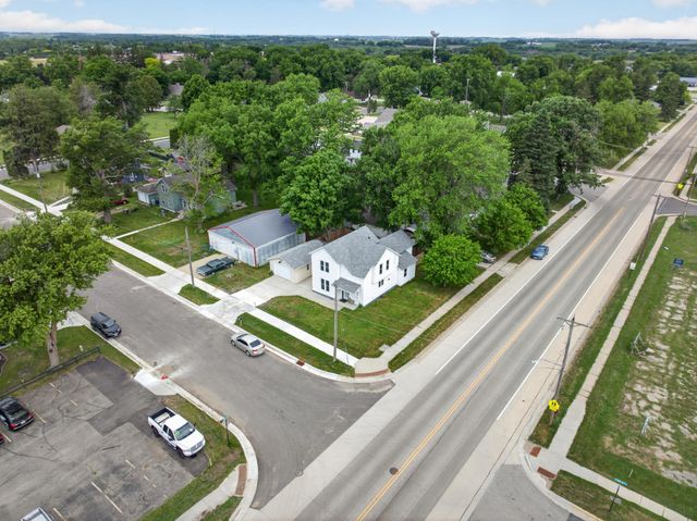 302 1st Street NW, Dodge Center, MN 55927