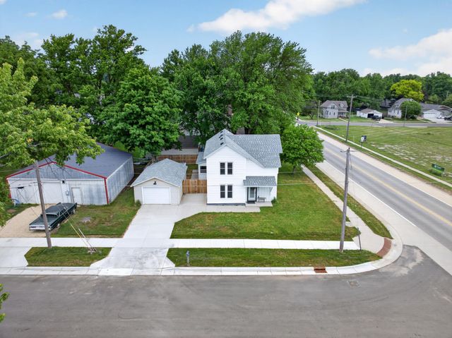 302 1st Street NW, Dodge Center, MN 55927