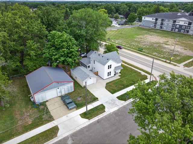 302 1st Street NW, Dodge Center, MN 55927