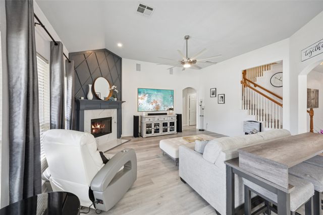 1404 Southern Pine Drive, Savannah, TX 76227