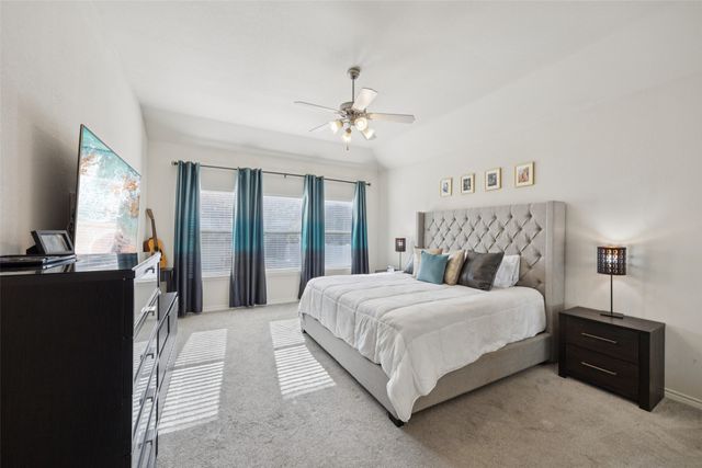 1404 Southern Pine Drive, Savannah, TX 76227