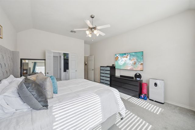 1404 Southern Pine Drive, Savannah, TX 76227