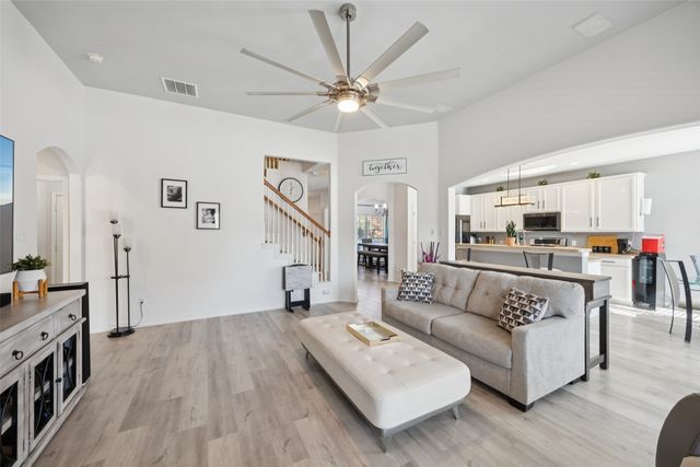 1404 Southern Pine Drive, Savannah, TX 76227