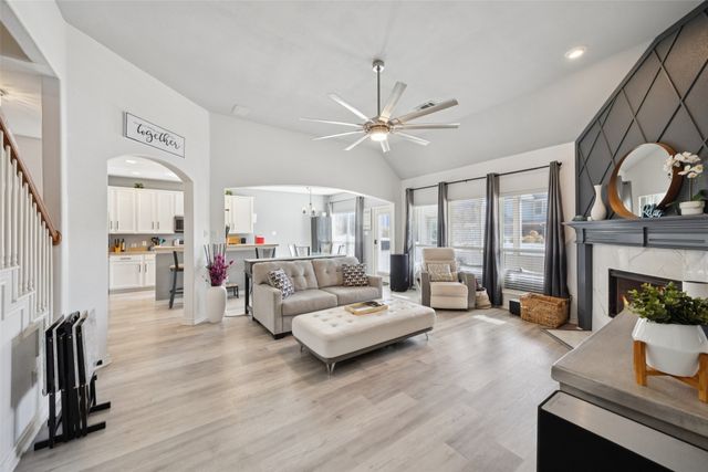 1404 Southern Pine Drive, Savannah, TX 76227