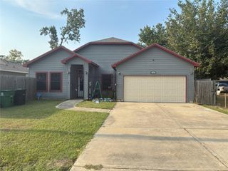 8161 Snowden Street, Houston, TX 77028