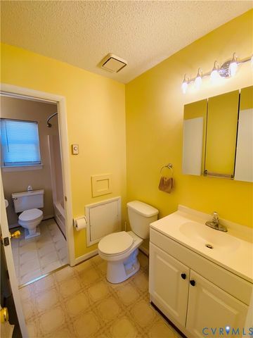 3408 Shady Creek Rd, North Chesterfield, VA 23234