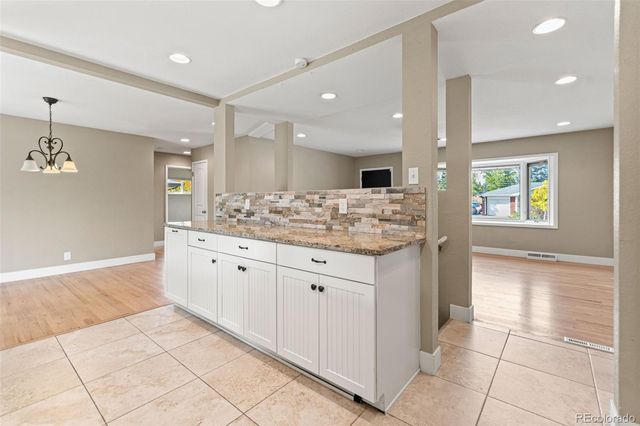 598 W Valleyview Avenue, Littleton, CO 80120