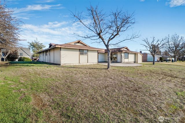 306 N Crestview Drive, Moses Lake, WA 98837