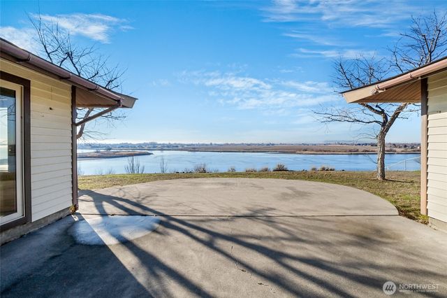 306 N Crestview Drive, Moses Lake, WA 98837