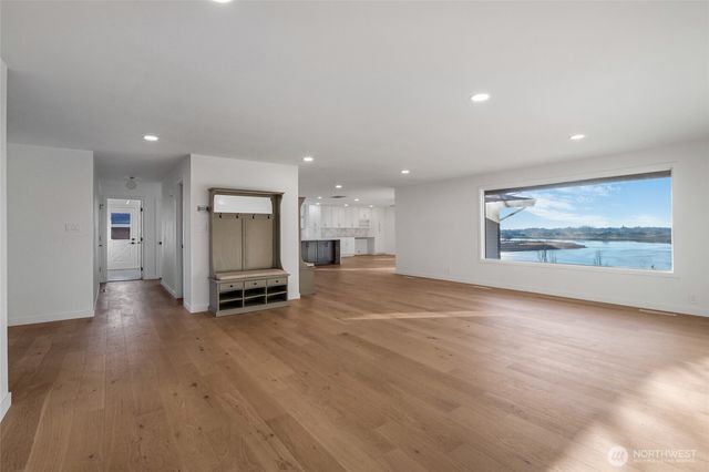 306 N Crestview Drive, Moses Lake, WA 98837