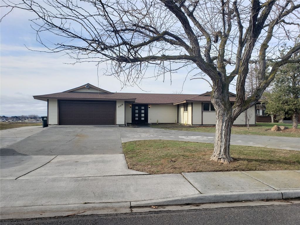 306 N Crestview Drive, Moses Lake, WA 98837