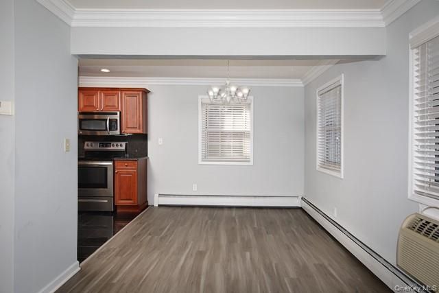 64 S Clinton Avenue 4B, Bay Shore, NY 11706