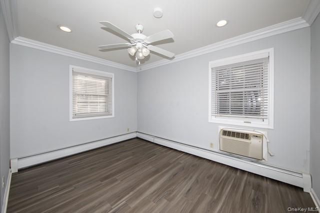 64 S Clinton Avenue 4B, Bay Shore, NY 11706