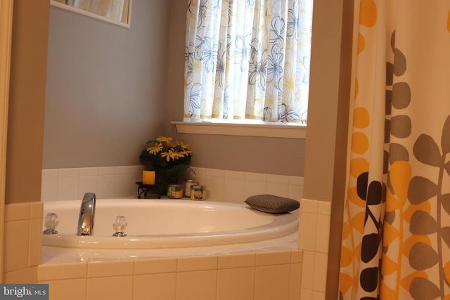 33 SUNBURST DR, Elkton, MD 21921