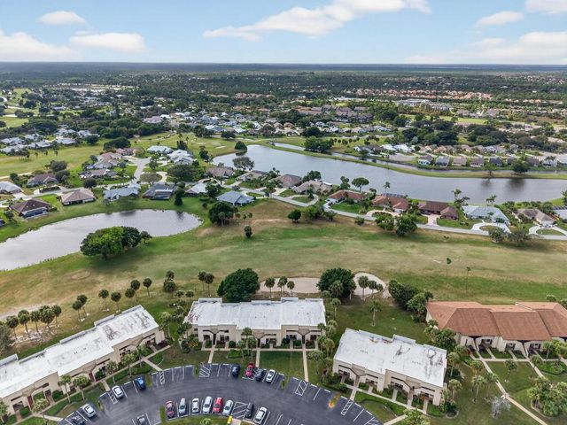 6940 SE Constitution Boulevard 201, Hobe Sound, FL 33455