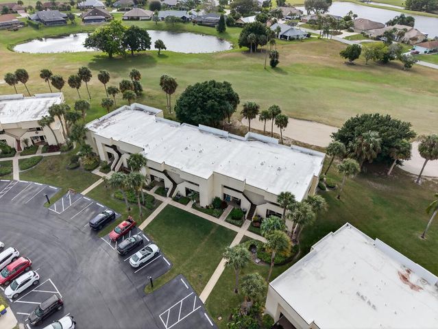 6940 SE Constitution Boulevard 201, Hobe Sound, FL 33455