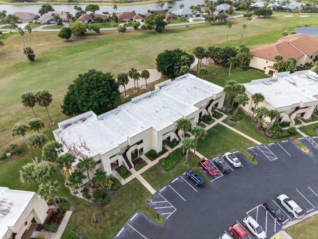 6940 SE Constitution Boulevard 201, Hobe Sound, FL 33455